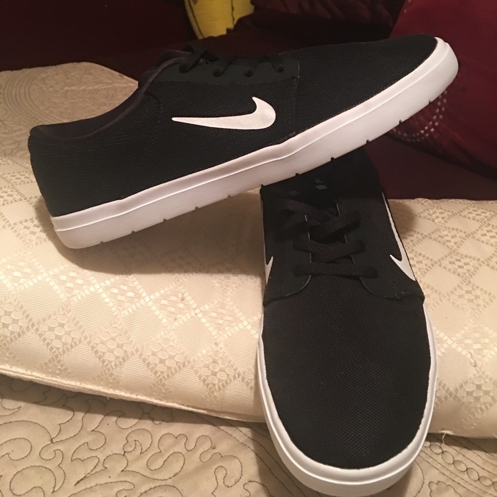 Good condition Nike sneakers